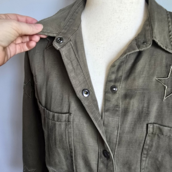 RAILS, New, Marcel Olive Green Embroidred Star Linen Blend Shirt, Size Medium - Picture 5 of 13